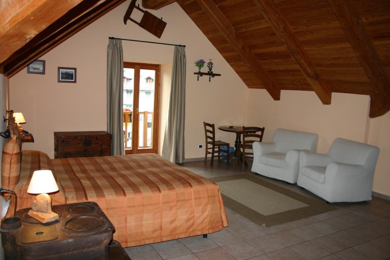 Hotel La Ginestra Cesana Torinese Kültér fotó