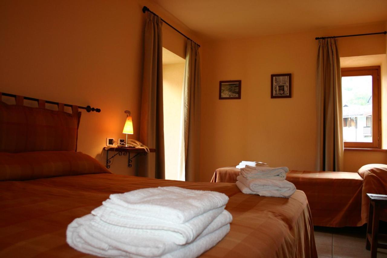 Hotel La Ginestra Cesana Torinese Kültér fotó